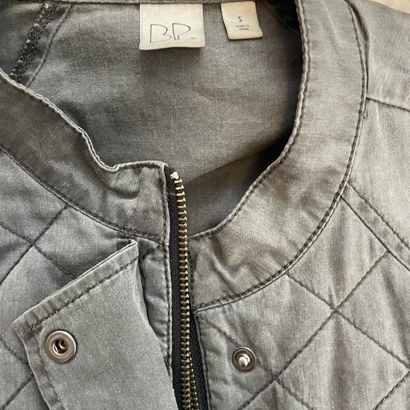 Grey/faded black utility jacket; excellent pre-owned condition - Picture 4 of 9